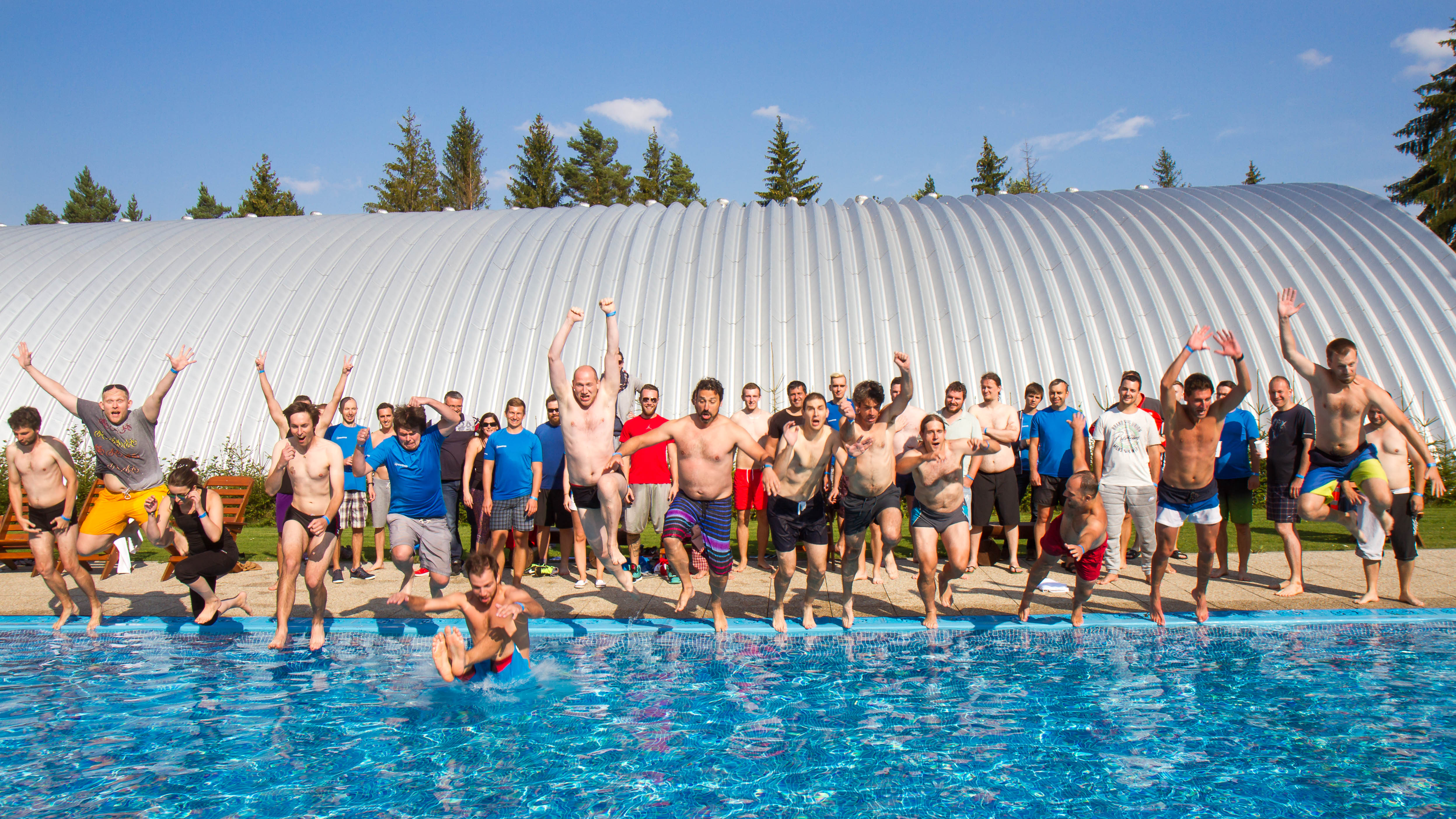 Innovatrics teambuilding - last dip in the pool