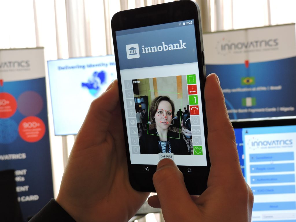 Innovatrics Innobank app - Liveness check