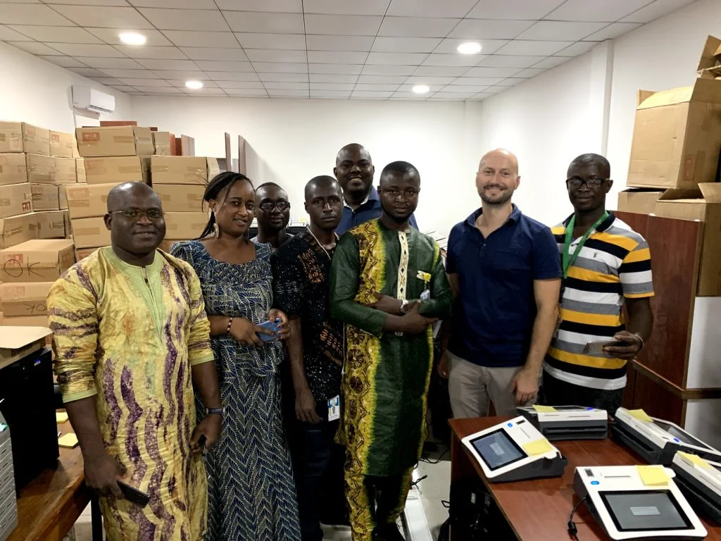 Vladimir Kostiviar, Innovatrics, pri projekte biometrickych volieb v Guinei